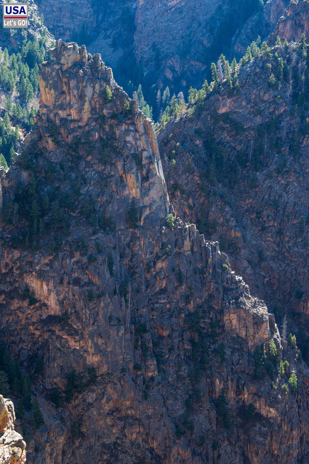 Schroffe Felsnadeln am Black Canyon, Blick vom Pioneer Point